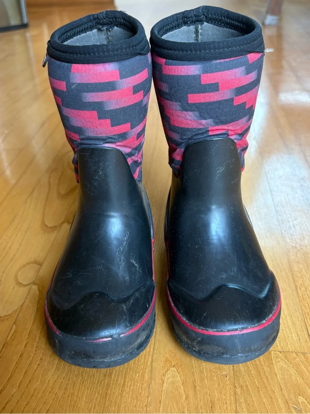 Bogs Snow Boots Red Black Neoprene Waterproof Rain Muck Boot Toddler Boys Size 8